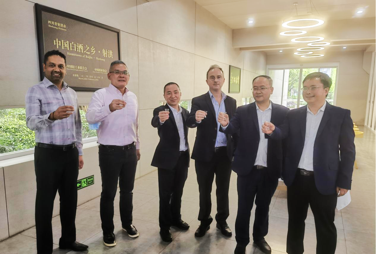 OI集團亞洲區(qū)總經(jīng)理一行到四川天馬進行考察交流(圖5) OI集團亞洲區(qū)總經(jīng)理一行到四川天馬進行考察交流(圖5)